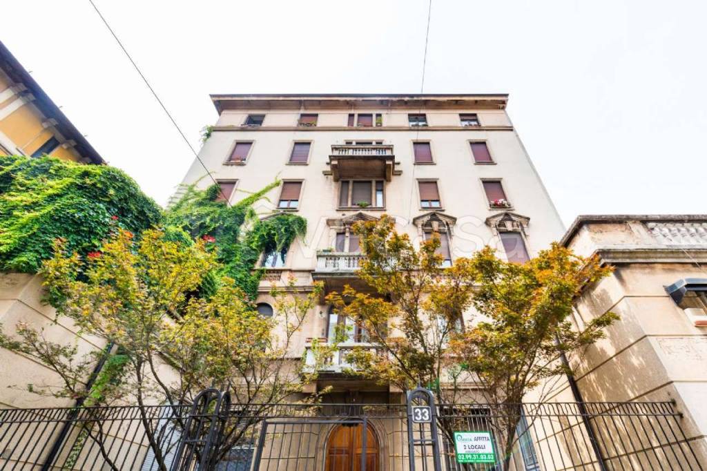 Appartamento in vendita a Milano via Menabrea 33