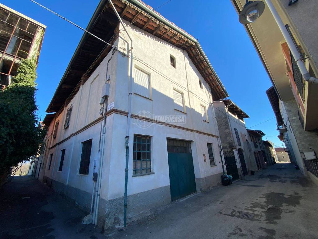 Casa Indipendente in vendita a Salassa via (salassa) via IV novembre