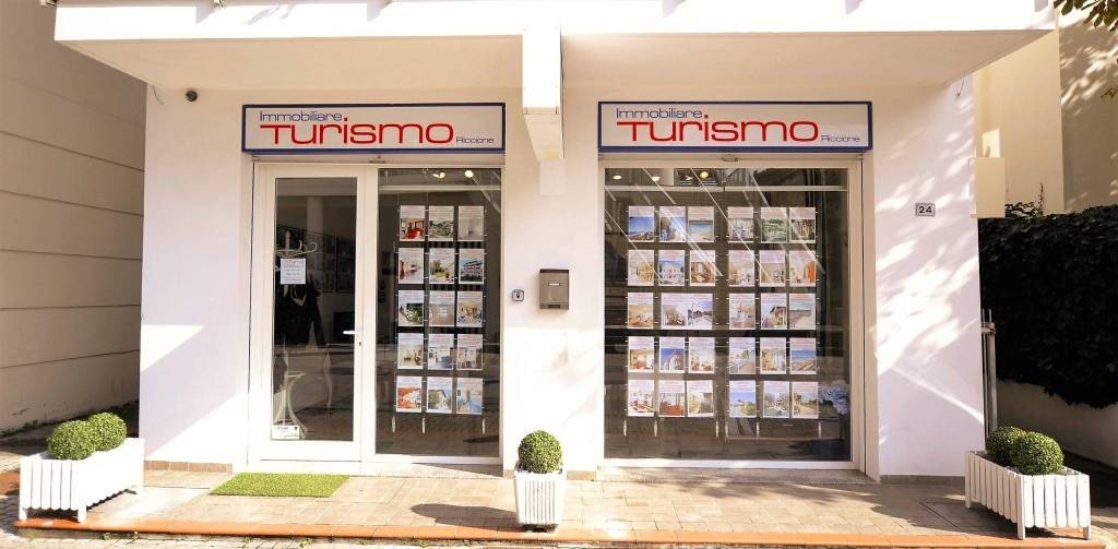 Appartamento in vendita a Riccione viale Ippolito Nievo
