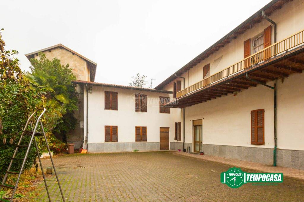 Casa Indipendente in vendita a Castellanza via Vittorio Veneto 7