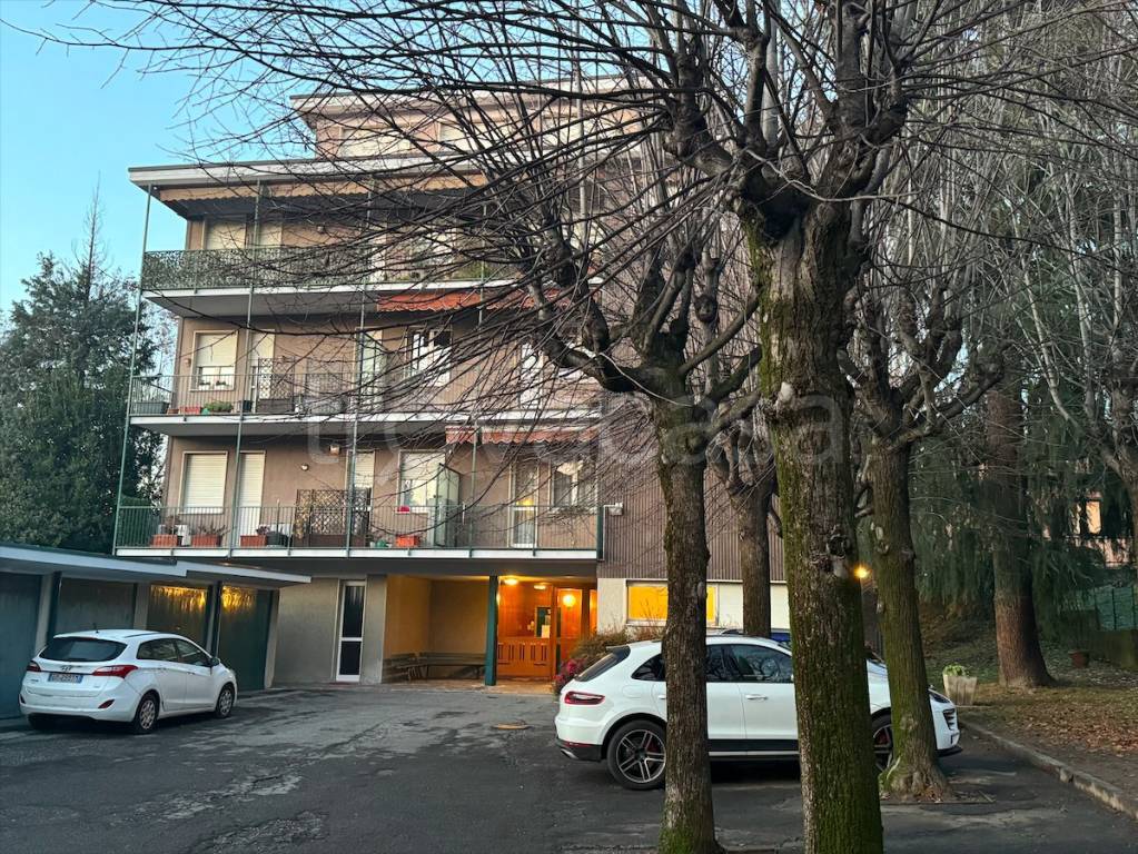 Appartamento in vendita a Merate via Vincenzo Monti, 3