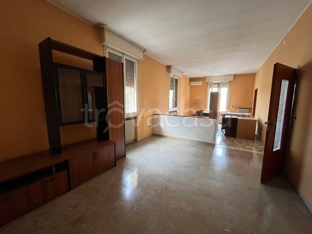 Villa in vendita a Reggio nell'Emilia via Massimo Samoggia