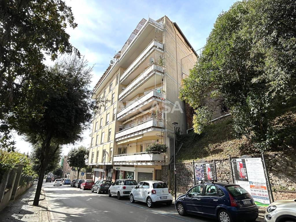 Appartamento in vendita a Velletri viale Regina Margherita