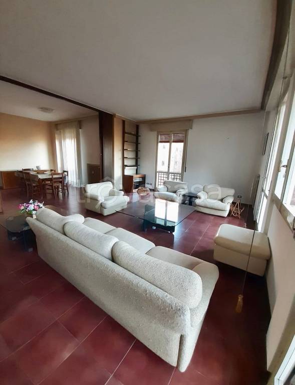 Appartamento in affitto a Pavia via Ardengo Folperti