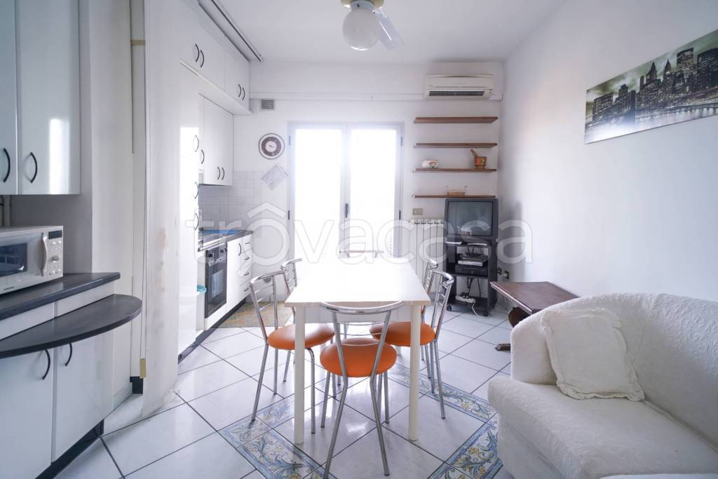Appartamento in vendita a Tortoreto viale Sirena, 140