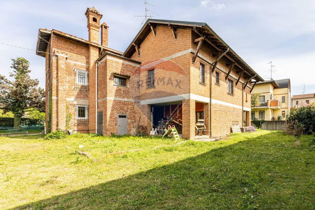 Casa Indipendente in vendita a Casorate Sempione via verdi, 13