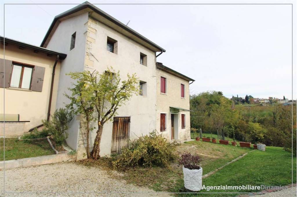 Villa Bifamiliare in vendita a Pieve di Soligo via suoi