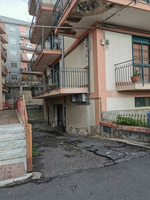 Garage in vendita a Gravina di Catania via Filippo Tommaso Marinetti, 2