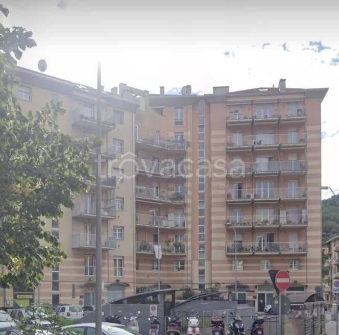 Garage in vendita a Savona via Giuseppe Verdi, 43r