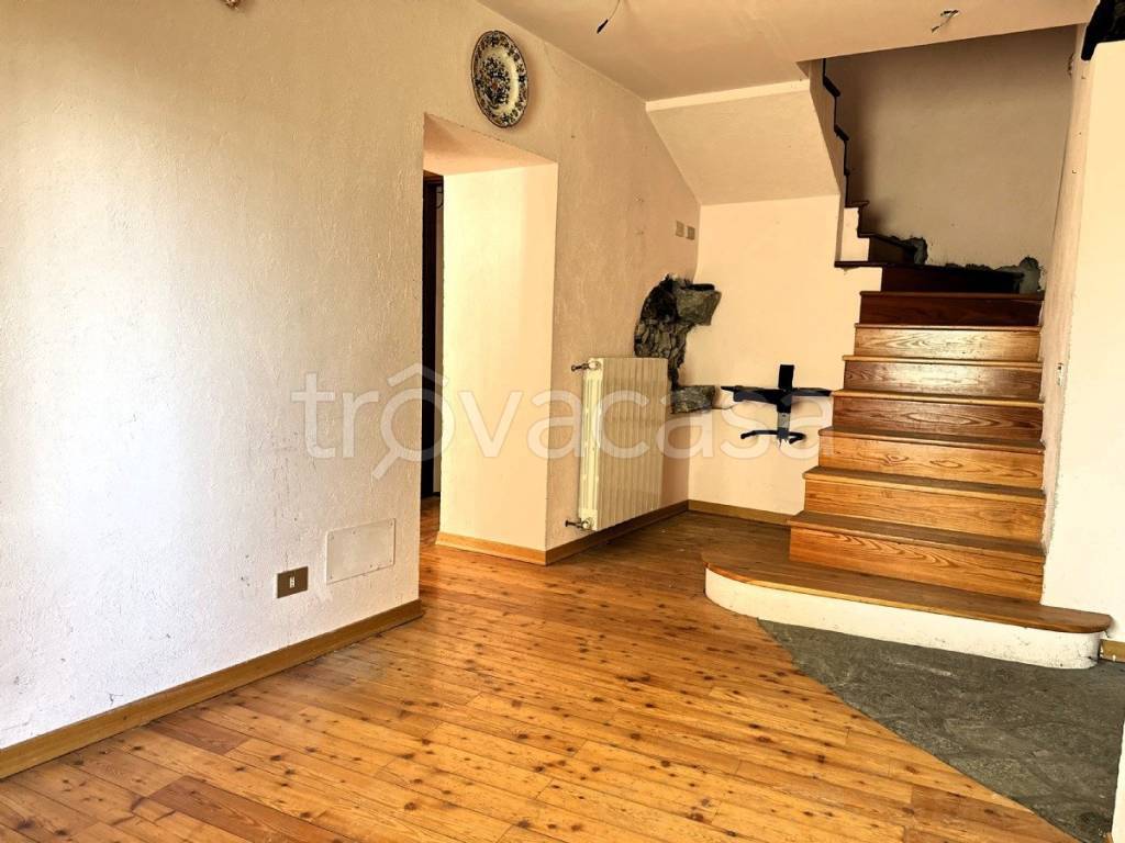 Casa Indipendente in vendita a Nomaglio via Guglielmo Marconi, 25