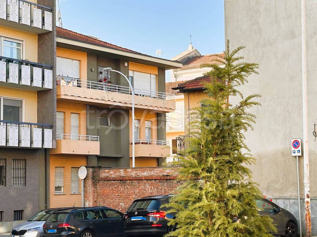 Appartamento in vendita a Chieri piazza Silvio Pellico, 15