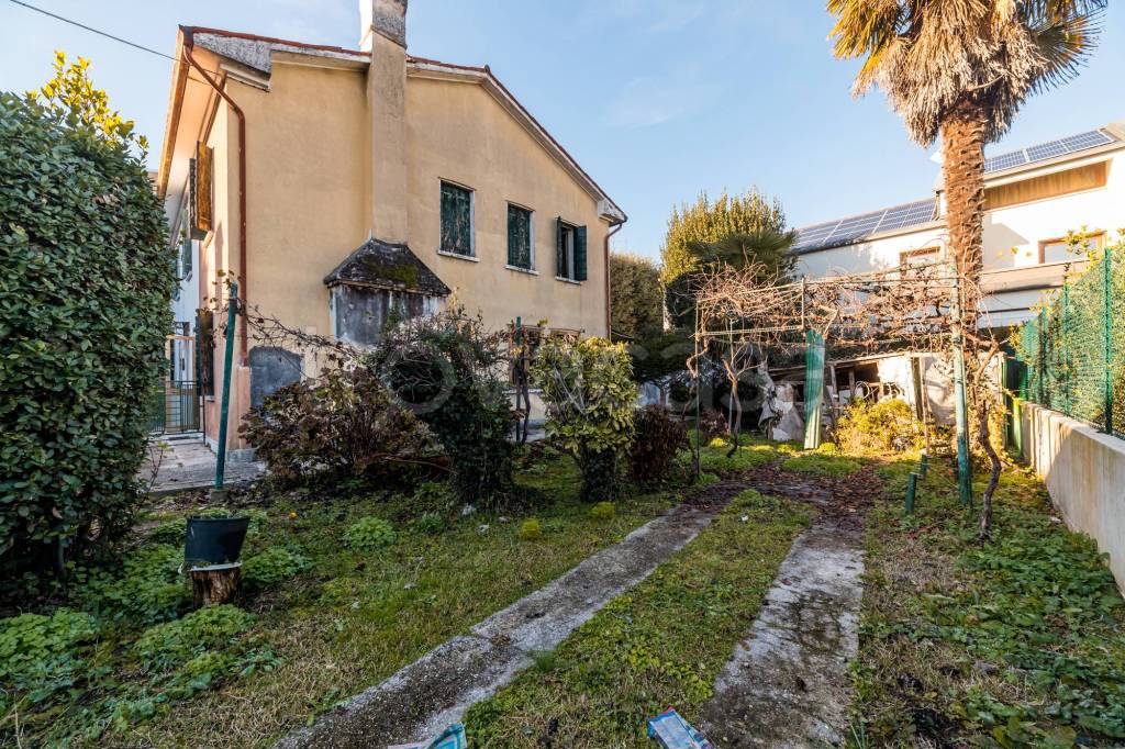 Villa Bifamiliare in vendita a Castelfranco Veneto