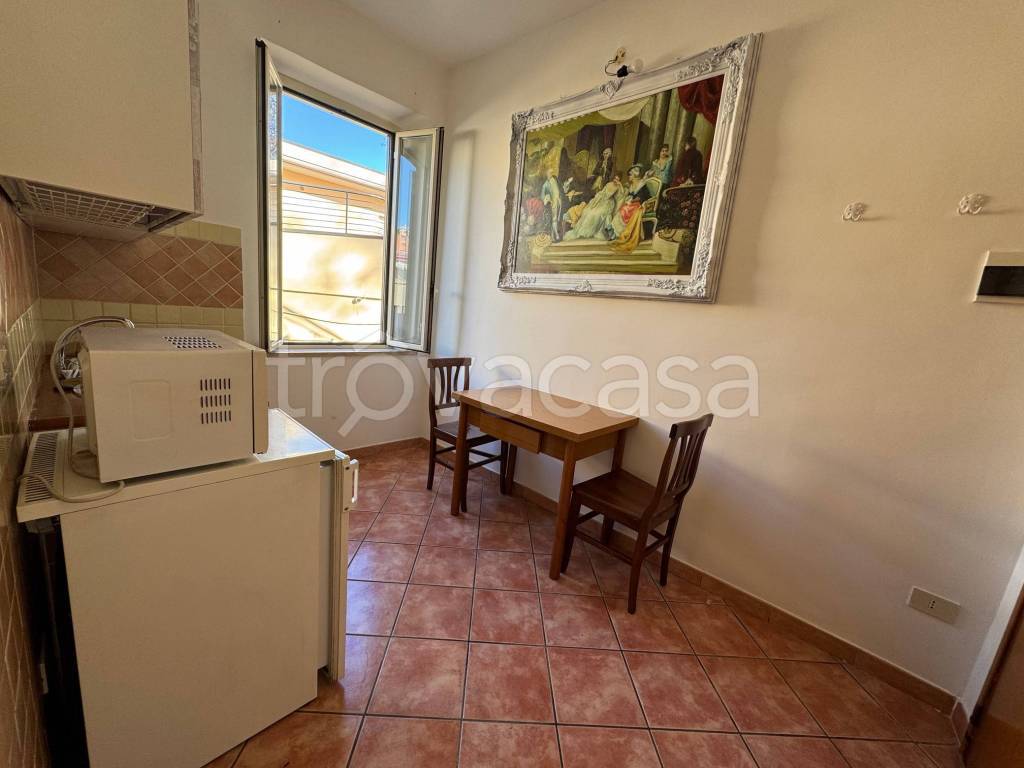 Appartamento in vendita a Roma via di Santa Ciriaca