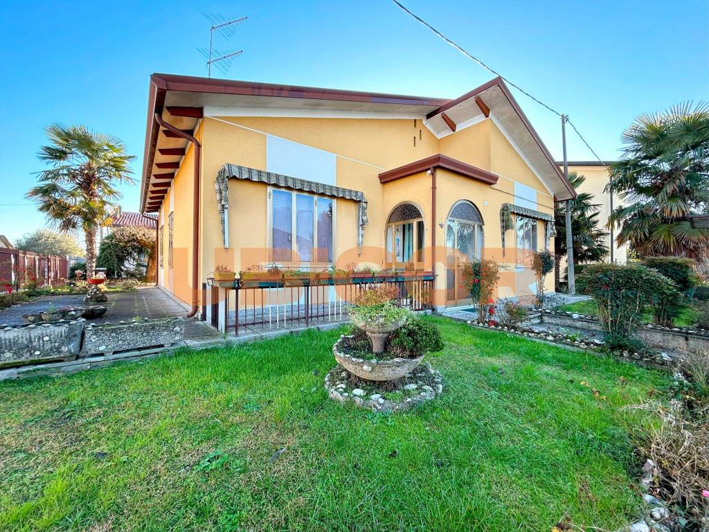 Villa in vendita a Ponte San Nicolò via San Martino e Solferino