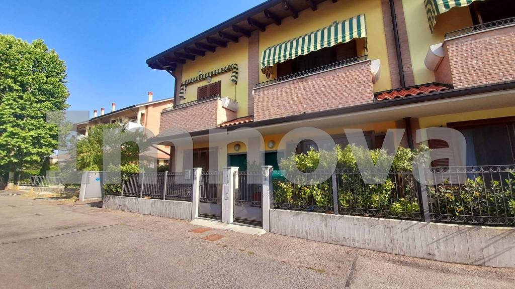 Villa a Schiera in vendita a Cesano Maderno via Generale g. Robolotti, 7
