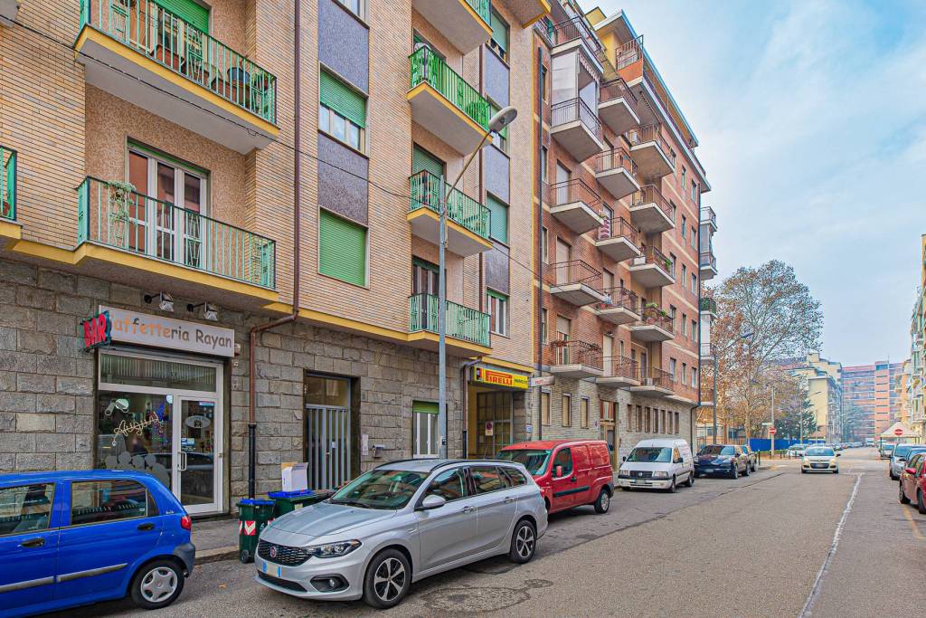 Appartamento in vendita a Torino via Monte Novegno, 11
