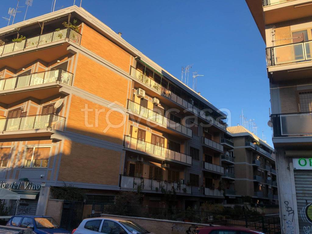 Appartamento in vendita a Roma via Giovanni Domenico Paracciani