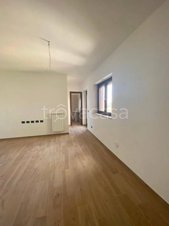 Appartamento in vendita ad Aprilia via Caltanissetta, 8