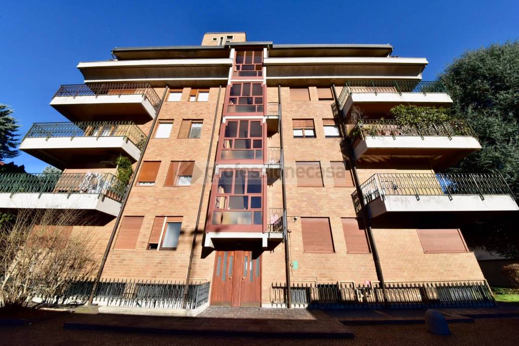 Appartamento in vendita a Desio via Achille Grandi, 38