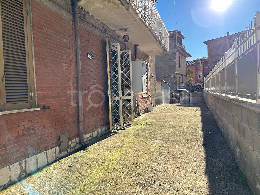 Appartamento in vendita a Guidonia Montecelio via Aurelio Saffi, 58