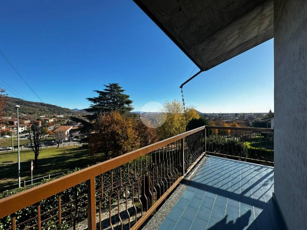 Villa in vendita a Grumello del Monte via Aldo Moro, 31
