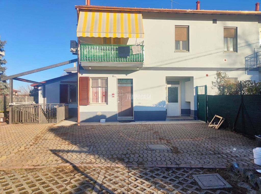 Appartamento in vendita a Misinto via Domenico Padovan