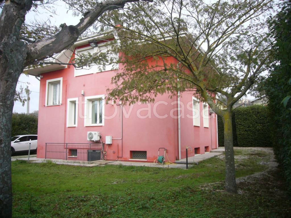 Villa Bifamiliare in vendita a Pesaro strada della Romagna, 371