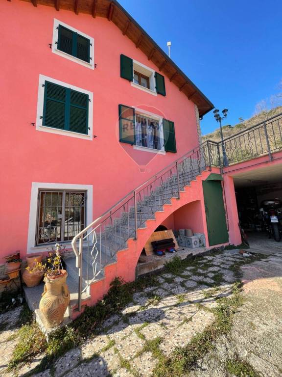 Casa Indipendente in vendita a Quiliano viarzo, 34