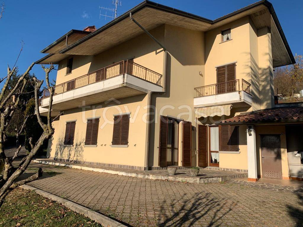Villa Bifamiliare in vendita a Cene