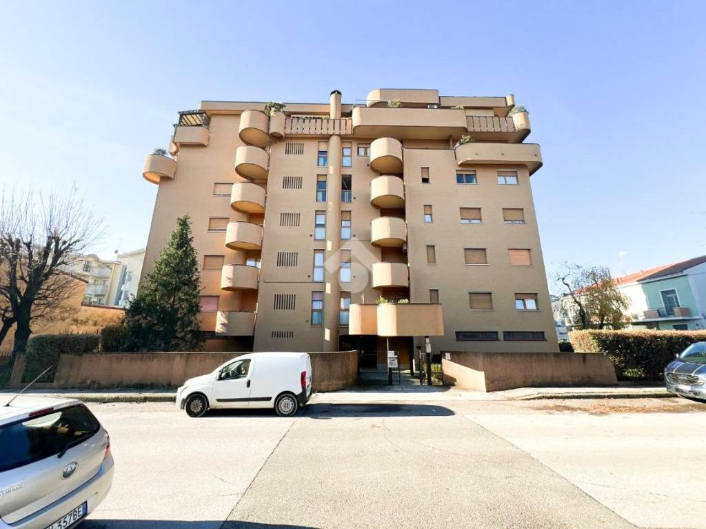 Appartamento in vendita a Lissone via Contardo Ferrini, 9