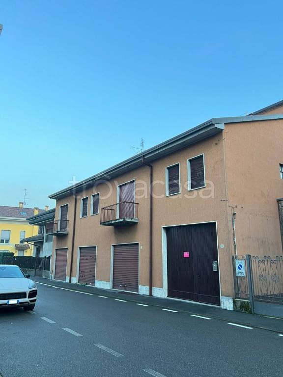Villa Bifamiliare in vendita a Varedo via Luigi Settembrini