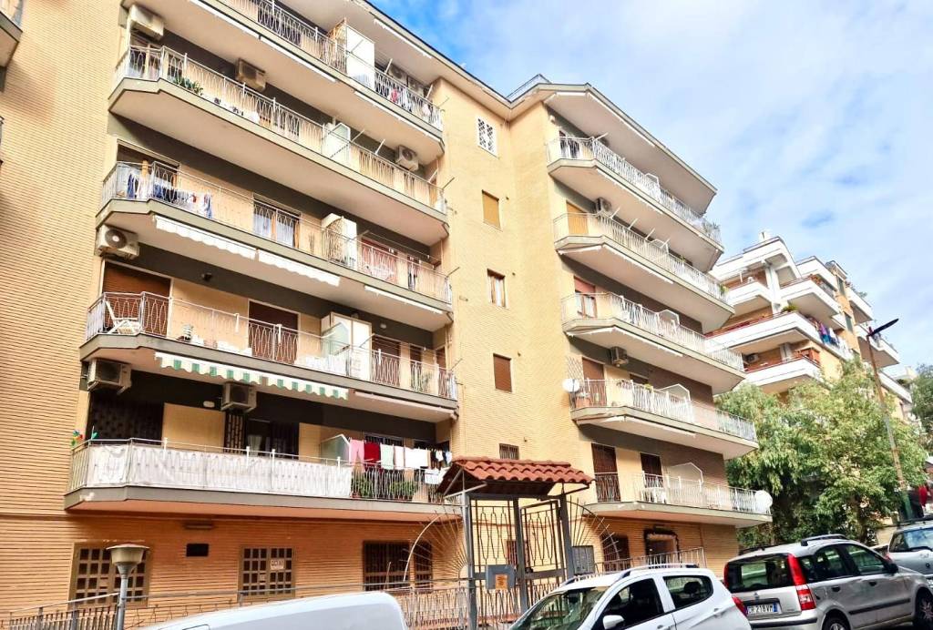 Appartamento in vendita a Torre del Greco via Procida, 1