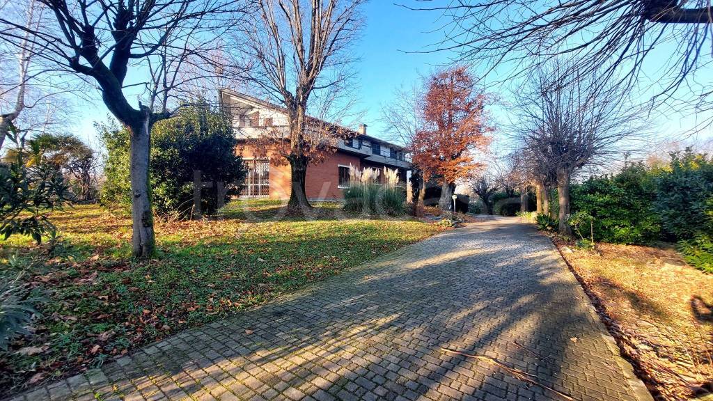 Villa Bifamiliare in vendita a Mariano Comense via per Novedrate