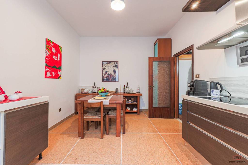 Appartamento in vendita a Bologna via Emilia Levante, 132
