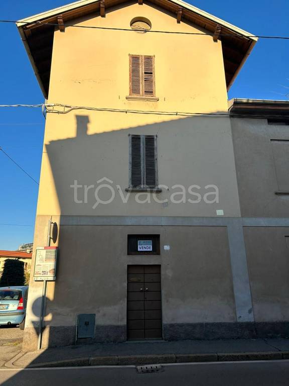 Casa Indipendente in vendita a Treviglio via Monsignor Ambrogio Portaluppi, 50
