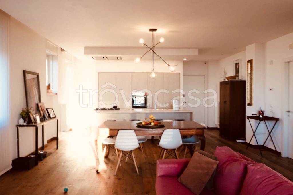 Appartamento in in vendita da privato a La Morra via della Fornace, 21