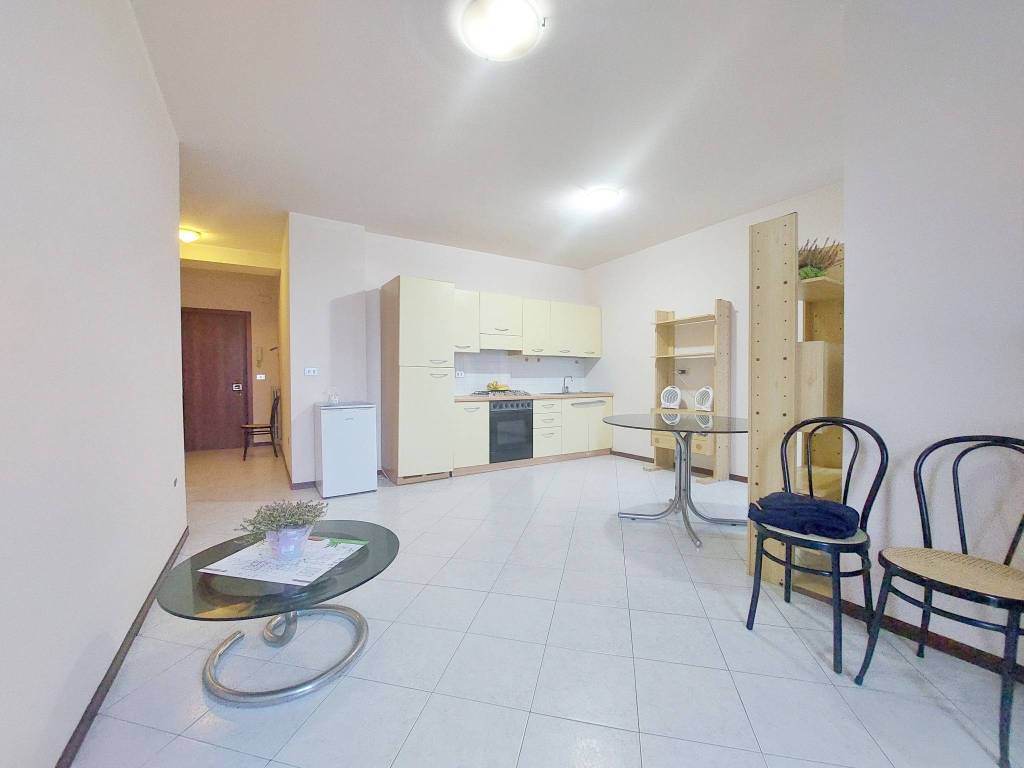 Appartamento in vendita a Guastalla via Vittorio Bertazzoni