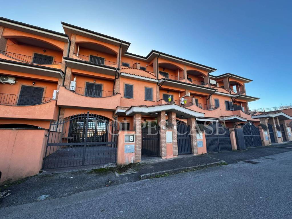 Villa a Schiera in vendita a Fonte Nuova via Gioberti