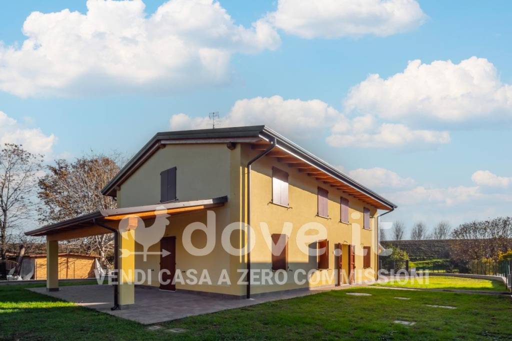 Villa in vendita a Concordia sulla Secchia via Terzi e Livelli, 93