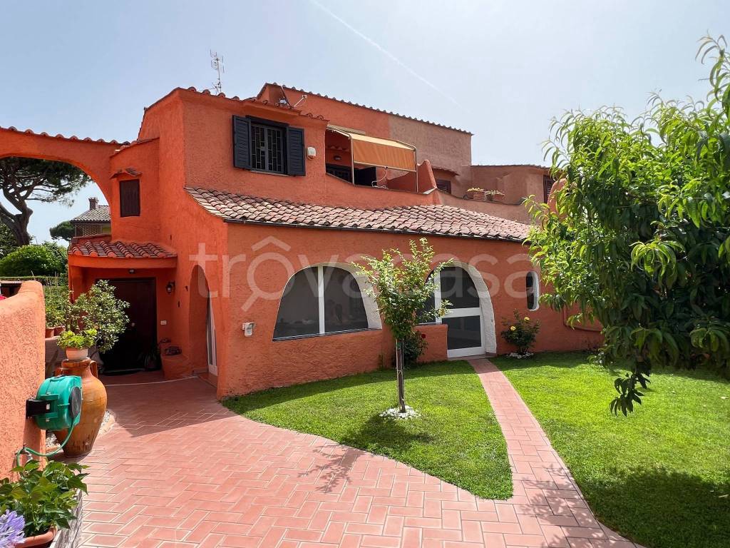 Villa in vendita ad Ardea viale Colle Romito, 20