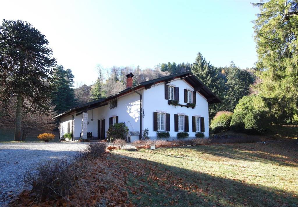 Villa in vendita a Stresa frazione Alpino
