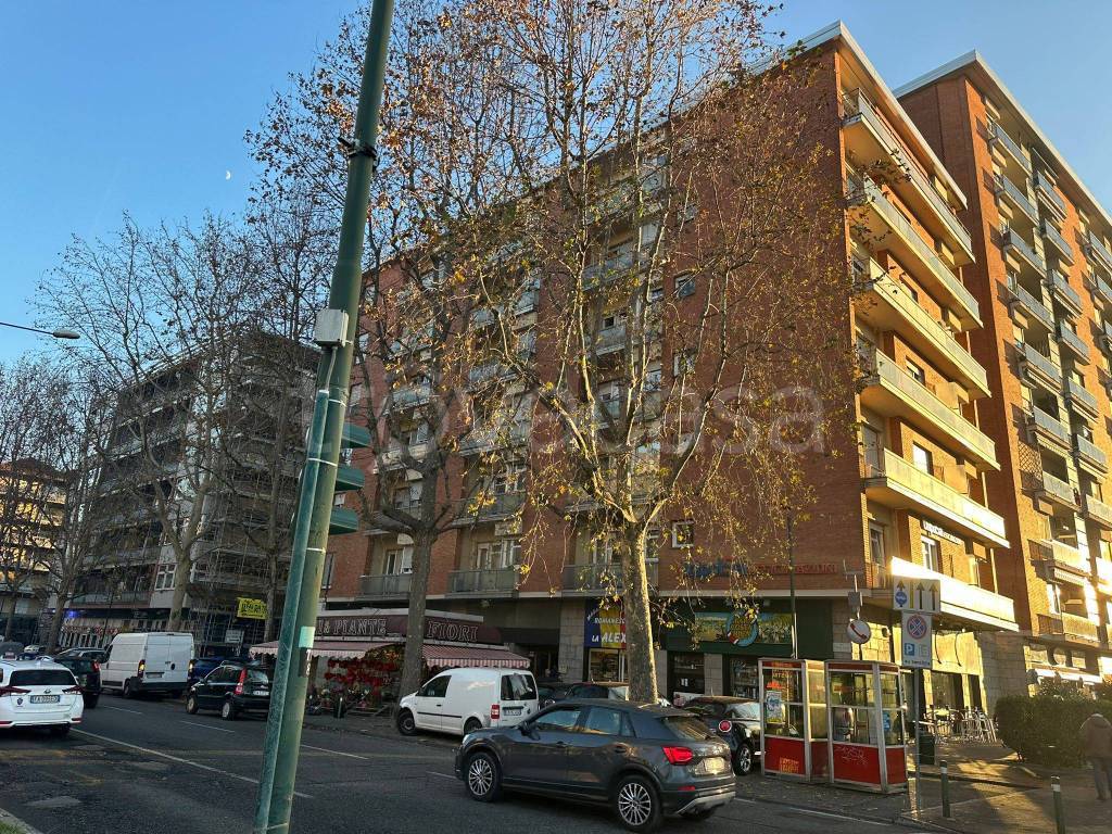 Appartamento in vendita a Torino corso Traiano, 2