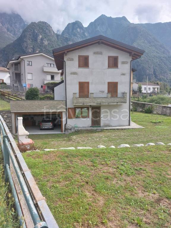 Villa in vendita a Novate Mezzola via Bugelli, 31