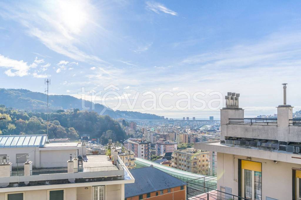 Appartamento in vendita a Genova via Pierino Negrotto Cambiaso, 24