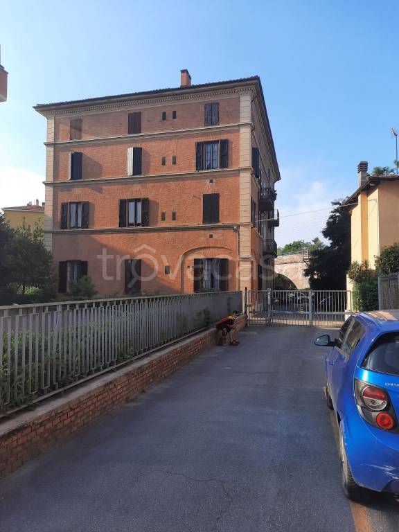 Appartamento in vendita a Bologna via Giuseppe Massarenti