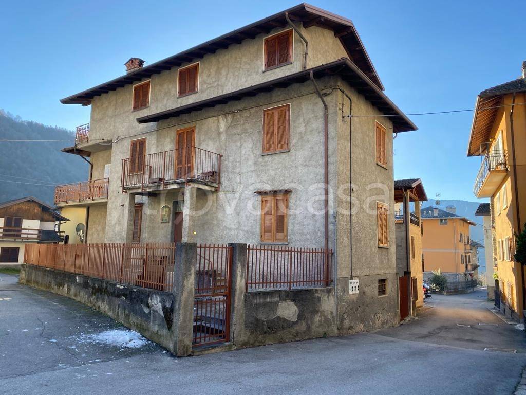 Appartamento in vendita a Civo frazione Cevo, 54