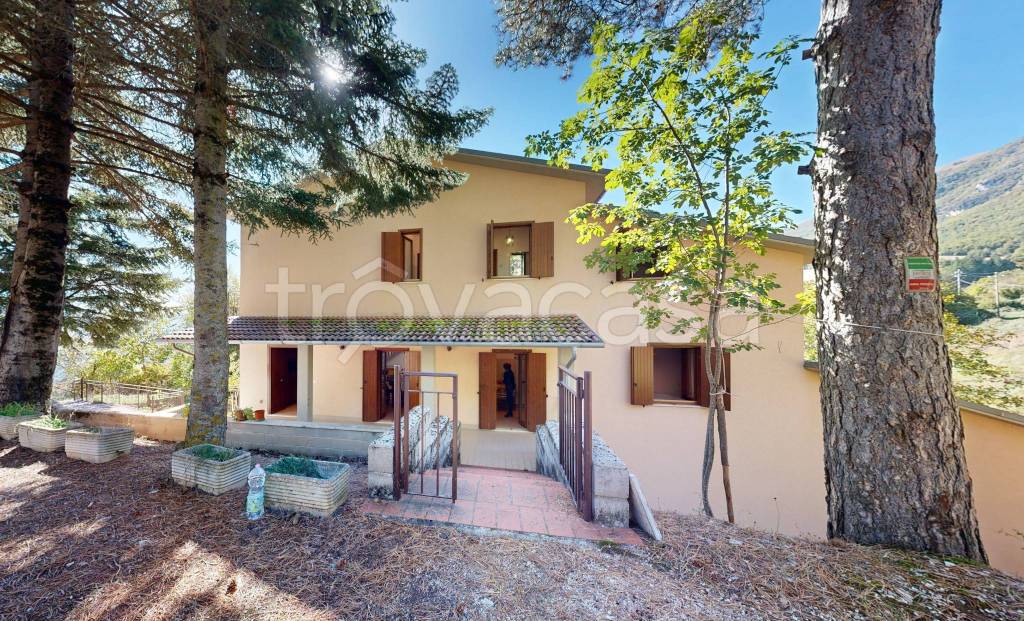 Villa in vendita a Cerreto di Spoleto strada Provinciale di Meggiano