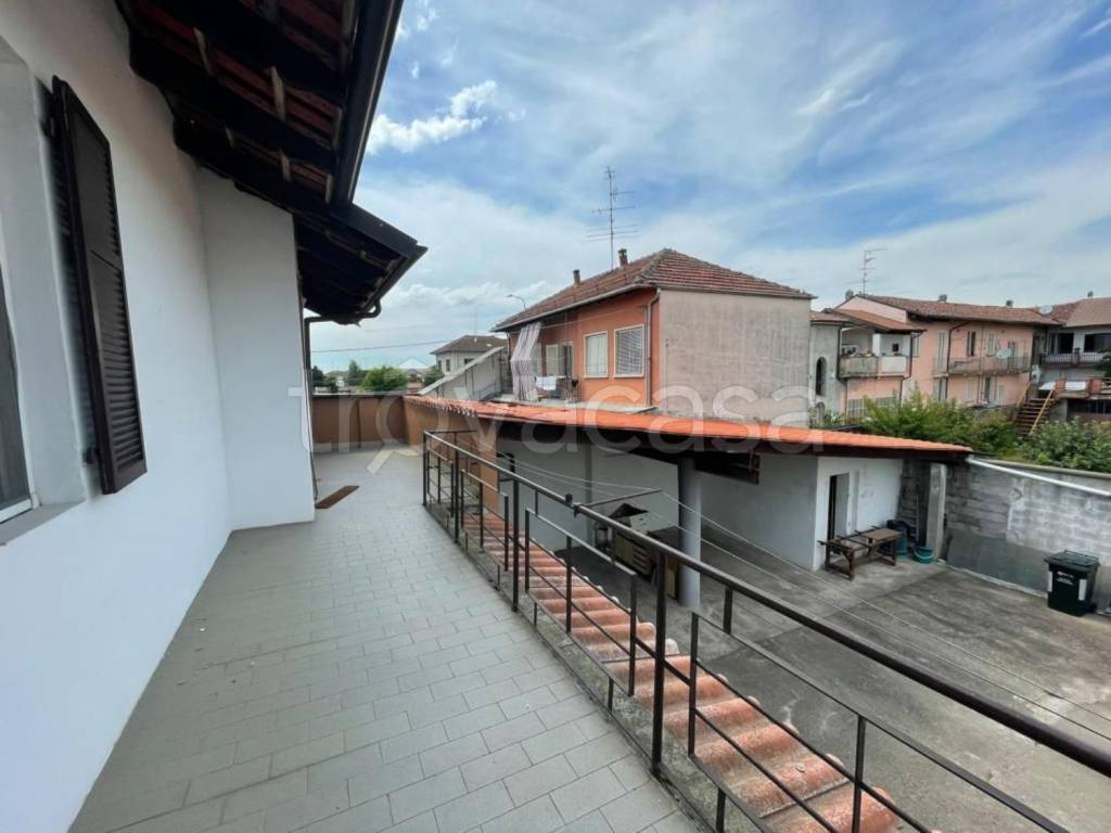 Villa in vendita a Caresana via Pellico, 38