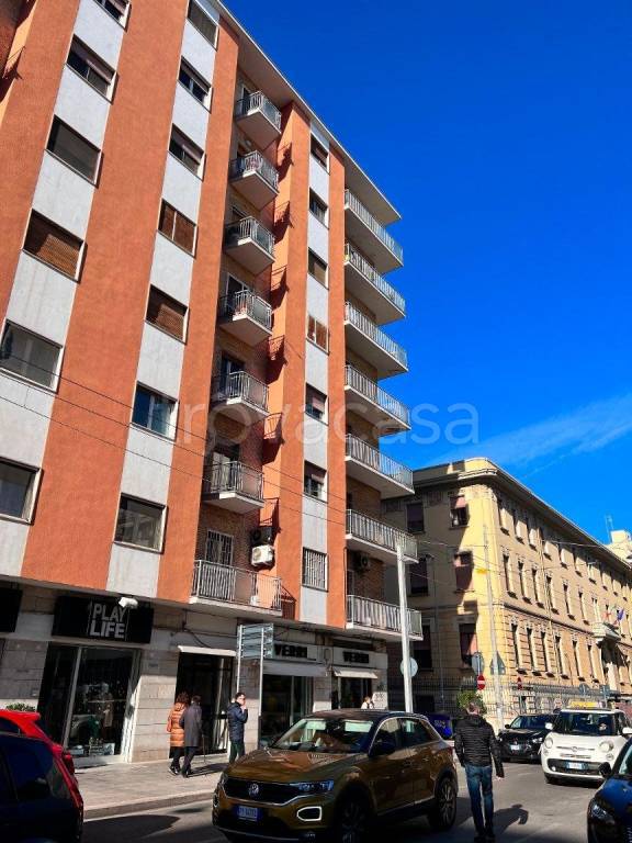 Appartamento in vendita a Bari corso Benedetto Croce, 273