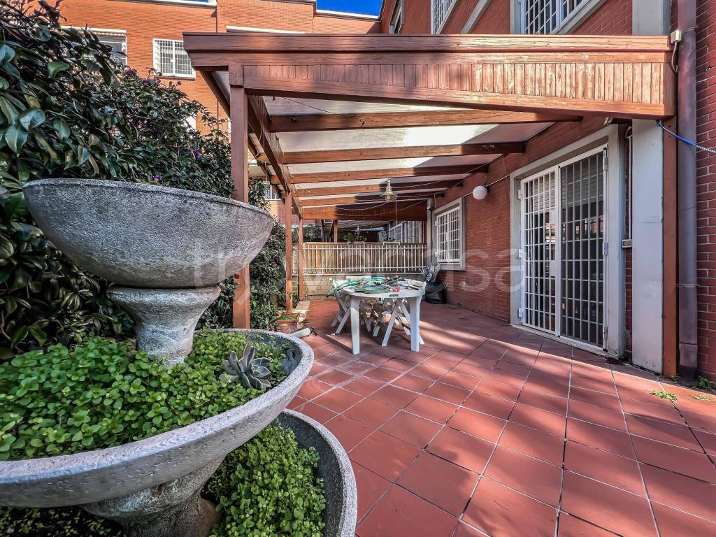 Appartamento in vendita a Roma via Lanfranco Maroi
